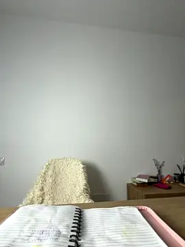 streetdoll online show from 12/03/25, 08:36