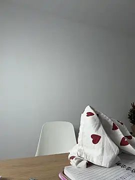 streetdoll online show from 12/17/25, 08:08