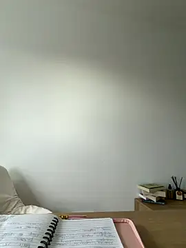 streetdoll online show from 10/31/25, 08:22