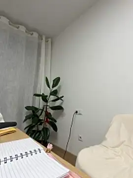 Snapshot of streetdoll chatting on 10/15/25, 05:17 streetdoll online show from 10/15/25, 05:17