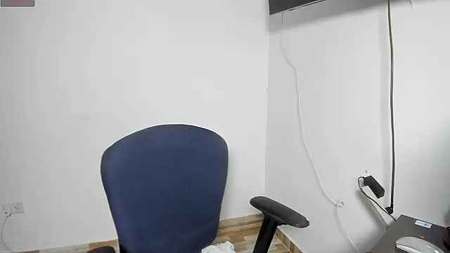 misskimaa2 online show from 12/01/25, 01:28