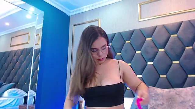 ThaniaJones online show from 12/22/25, 12:05