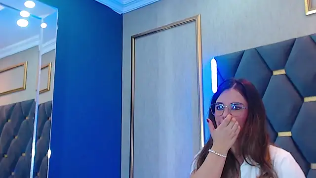 Snapshot of ThaniaJones chatting on 11/13/25, 12:09 ThaniaJones online show from 11/13/25, 12:09