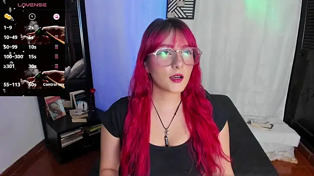 Dafne Moon online show from 05/15/26, 08:07