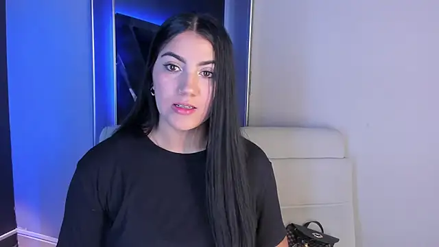 PaulinaDuarte online show from 10/13/25, 07:04