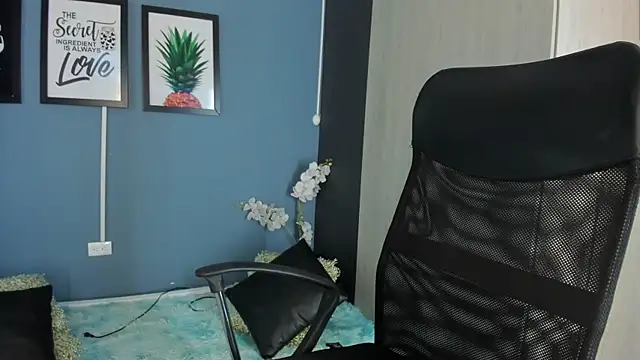 PaulinaDuarte online show from 04/22/26, 12:23