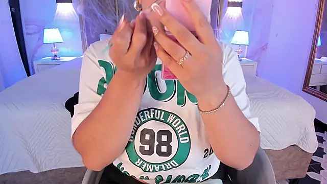 PaulinaDuarte online show from 11/01/25, 11:04