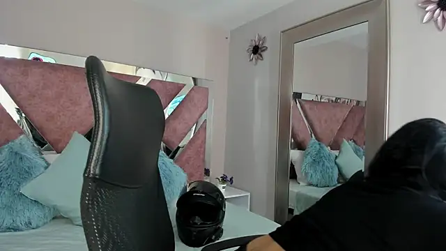 PaulinaDuarte online show from 11/13/25, 01:15