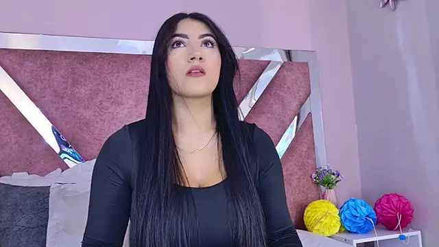 Snapshot of PaulinaDuarte chatting on 06/27/26, 12:11 PaulinaDuarte online show from 06/27/26, 12:11