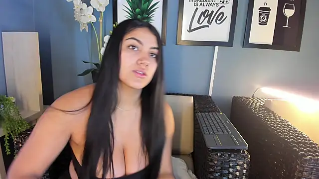 PaulinaDuarte online show from 10/07/25, 12:06