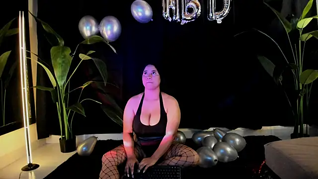 EmiliWilliams online show from 04/10/26, 11:56