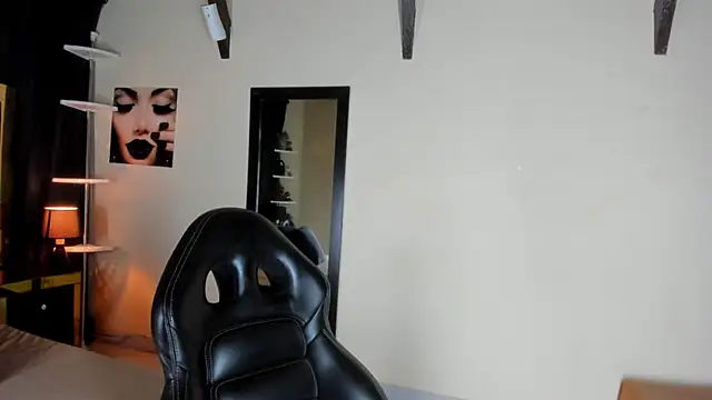 EmiliWilliams online show from 11/21/25, 11:48