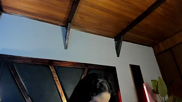 Snapshot of EmiliWilliams chatting on 04/21/26, 10:49 EmiliWilliams online show from 04/21/26, 10:49