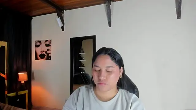 EmiliWilliams online show from 11/18/25, 10:34