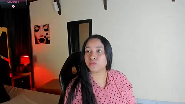 Snapshot of EmiliWilliams chatting on 10/18/25, 11:40 EmiliWilliams online show from 10/18/25, 11:40