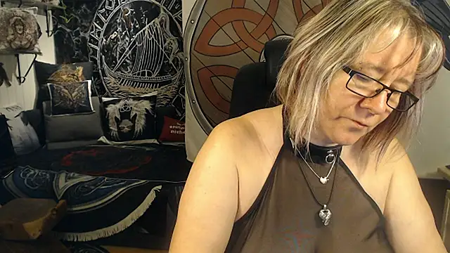 TittenMichelle online show from 11/11/25, 07:52