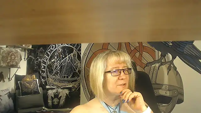 Snapshot of TittenMichelle chatting on 03/14/25, 05:13 TittenMichelle online show from 03/14/25, 05:13