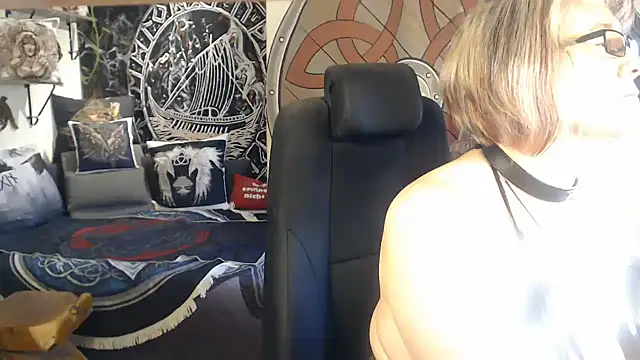 TittenMichelle online show from 12/18/25, 09:36