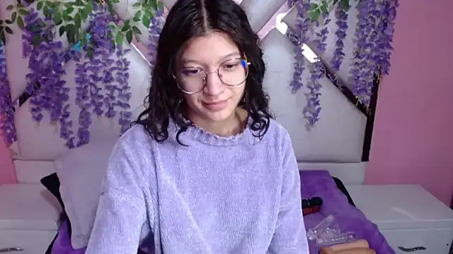 Perla Skinnyy online show from 12/21/24, 03:25