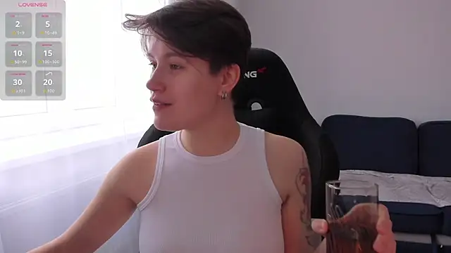 Snapshot of JessieFlower chatting on 10/29/25, 08:24 JessieFlower online show from 10/29/25, 08:24