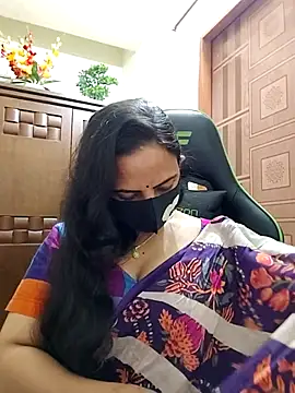 Snapshot of Payel-Sen chatting on 12/19/25, 03:47 Payel-Sen online show from 12/19/25, 03:47