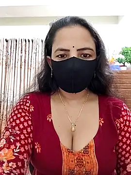 Snapshot of Payel-Sen chatting on 10/28/25, 05:01 Payel-Sen online show from 10/28/25, 05:01