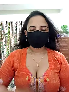 Snapshot of Payel-Sen chatting on 10/24/25, 06:18 Payel-Sen online show from 10/24/25, 06:18