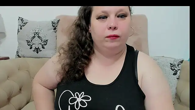 Snapshot of KarolineJoyy chatting on 04/05/26, 06:58 KarolineJoyy online show from 04/05/26, 06:58