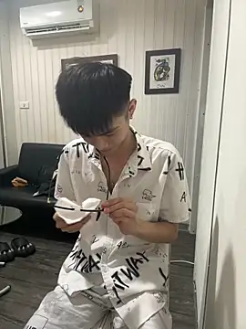 Snapshot of mumuowl chatting on 09/18/25, 06:11 mumuowl online show from 09/18/25, 06:11