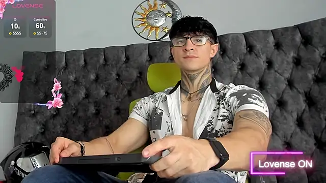 Snapshot of Jeins_carter chatting on 03/17/25, 01:39 Jeins carter online show from 03/17/25, 01:39