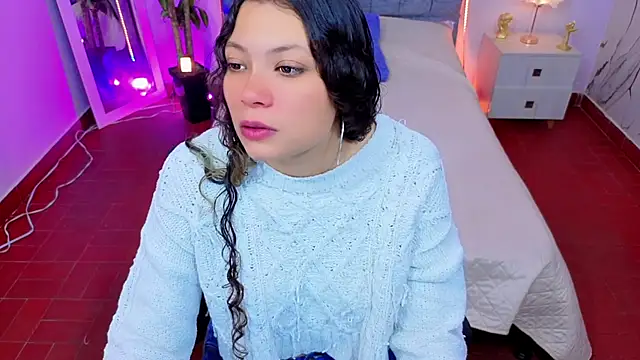 Lana stone  online show from 02/05/26, 03:24