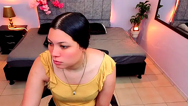 Lana stone  online show from 10/04/25, 03:30