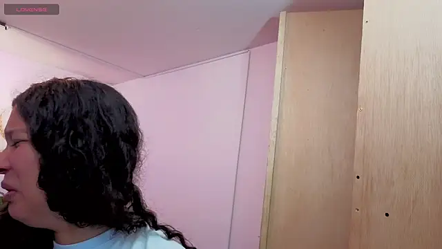 Lana stone  online show from 03/27/26, 03:37