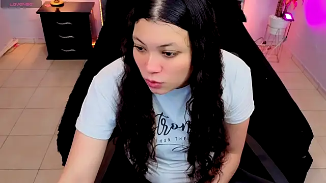 Lana stone  online show from 10/23/25, 03:16