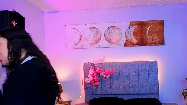 Lana stone  online show from 10/03/25, 03:20