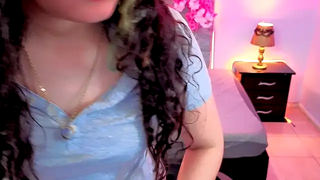 Lana stone  online show from 10/11/25, 03:29