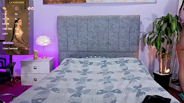 Lana stone  online show from 04/10/26, 03:46