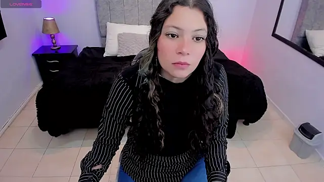 Lana stone  online show from 03/11/25, 07:46