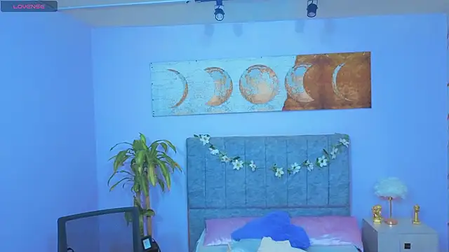 Lana stone  online show from 01/17/26, 03:32