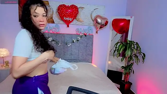 Lana stone  online show from 02/14/26, 03:07