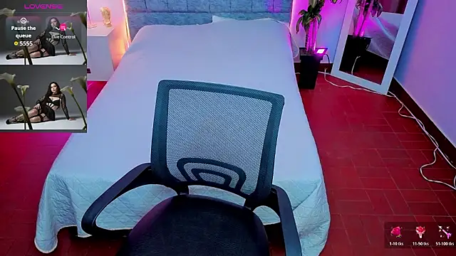 Lana stone  online show from 03/10/26, 03:32