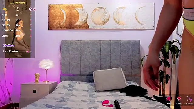 Lana stone  online show from 04/09/26, 03:41