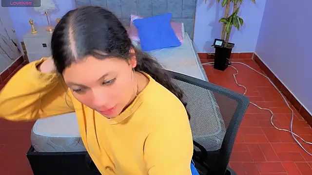 Lana stone  online show from 01/11/26, 03:35