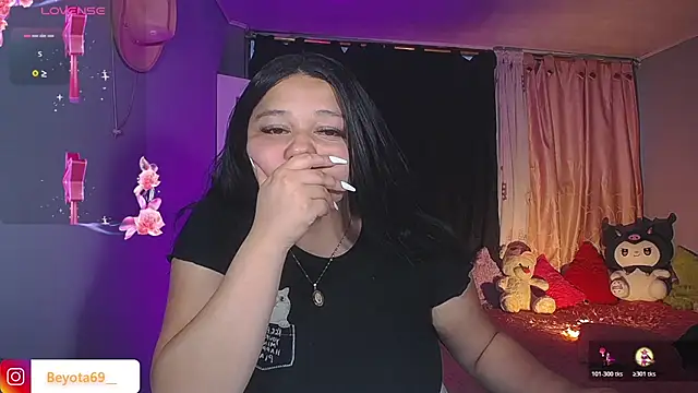 Snapshot of Kym_Owens chatting on 10/26/25, 10:43 Kym Owens online show from 10/26/25, 10:43