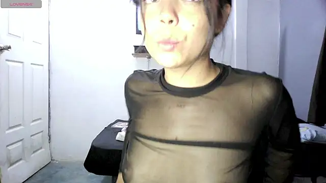 linzeysmith4 online show from 04/12/26, 07:33