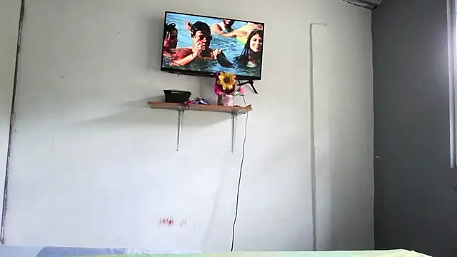 linzeysmith4 online show from 05/13/26, 07:32