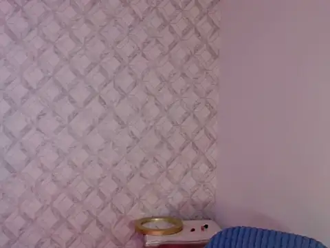 Snapshot of Emma-Wilson chatting on 05/22/26, 04:32 Emma-Wilson online show from 05/22/26, 04:32