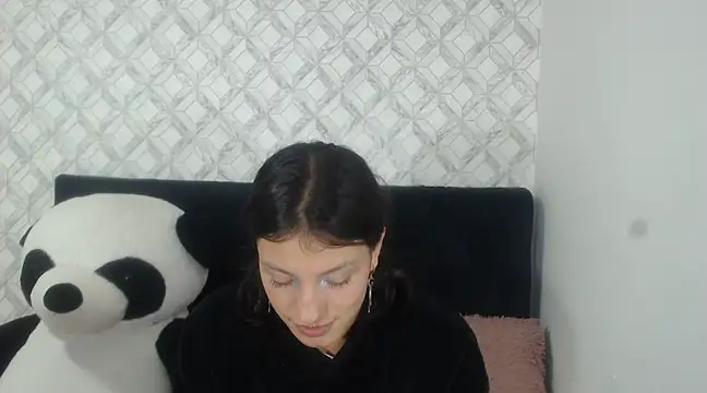 Snapshot of Emma-Wilson chatting on 02/28/25, 05:04 Emma-Wilson online show from 02/28/25, 05:04