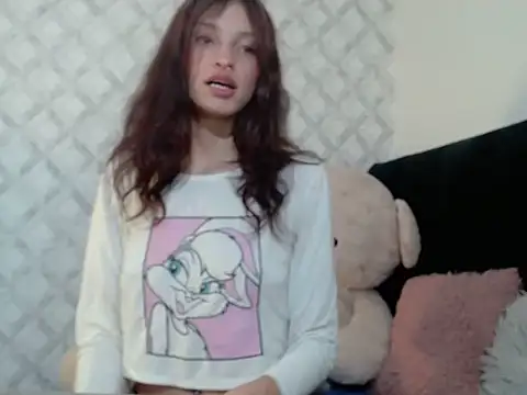 Snapshot of Emma-Wilson chatting on 10/23/25, 06:23 Emma-Wilson online show from 10/23/25, 06:23