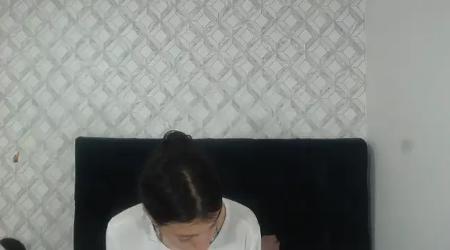 Snapshot of Emma-Wilson chatting on 02/25/25, 09:26 Emma-Wilson online show from 02/25/25, 09:26